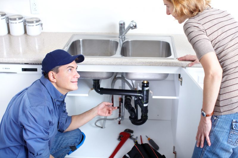Hiring An Emergency Plumber in Mclean When A Pipe Bursts